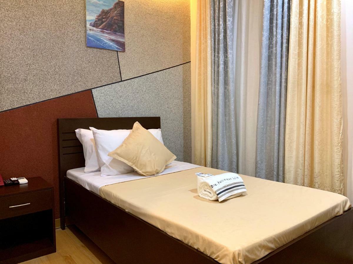 Davao Persimmon Suites Exterior foto