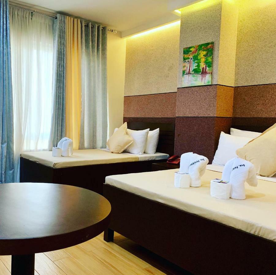 Davao Persimmon Suites Exterior foto