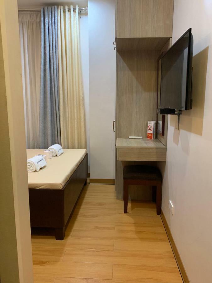Davao Persimmon Suites Exterior foto